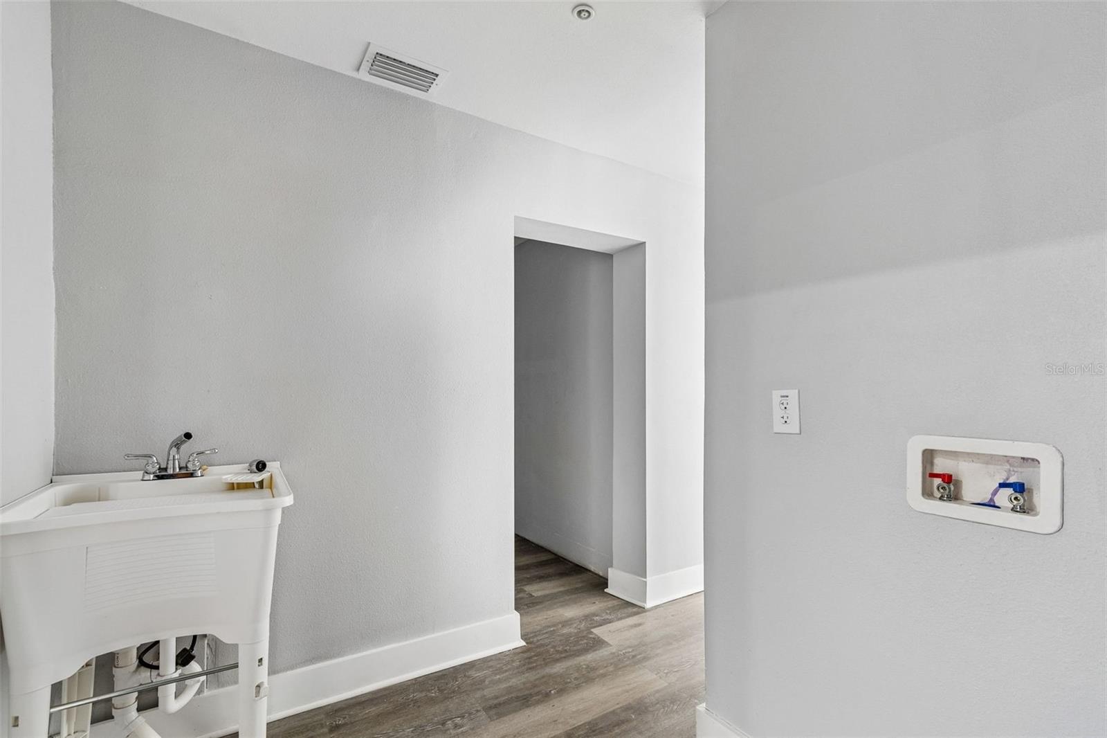 3901 W Platt St Property Photo 11
