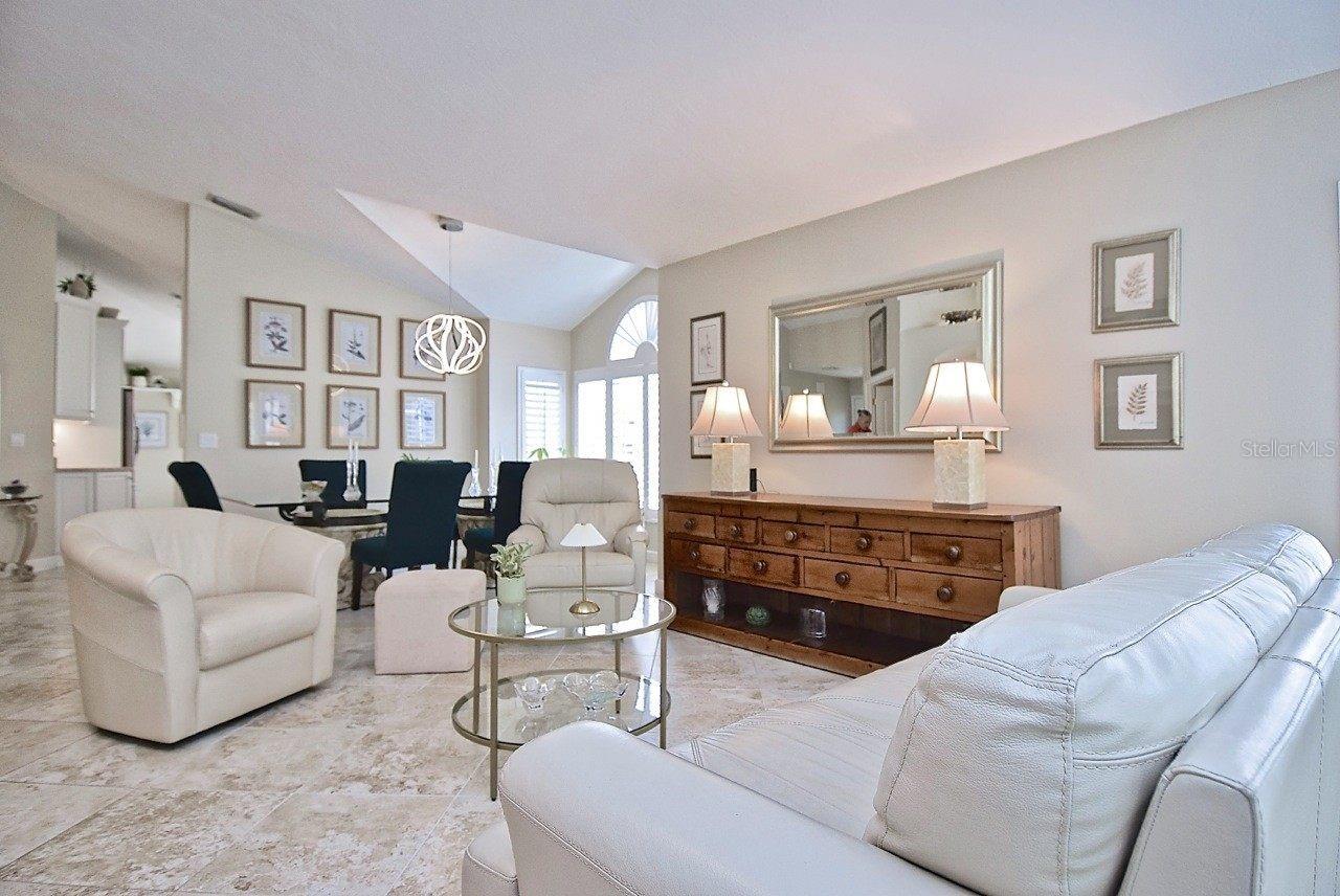 3890 Lyndhurst Ct Property Photo 6