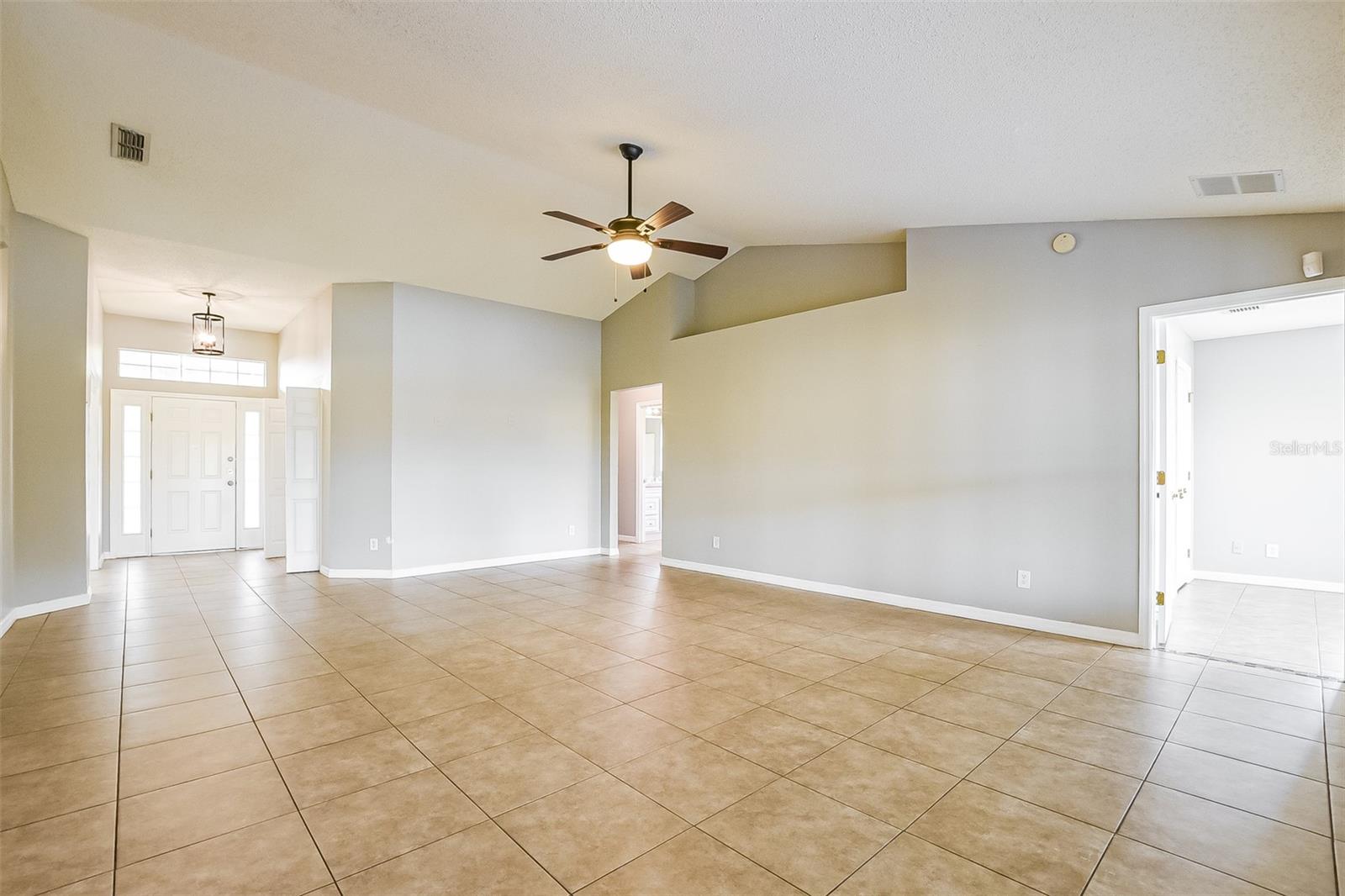 2091 Fawn Meadow Cir Property Photo 2