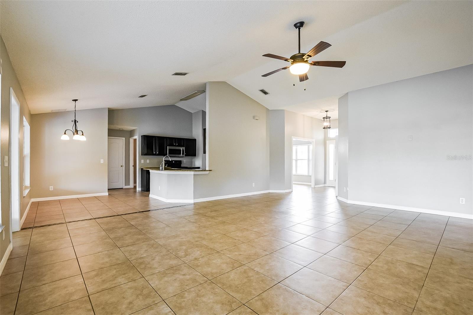 2091 Fawn Meadow Cir Property Photo 3
