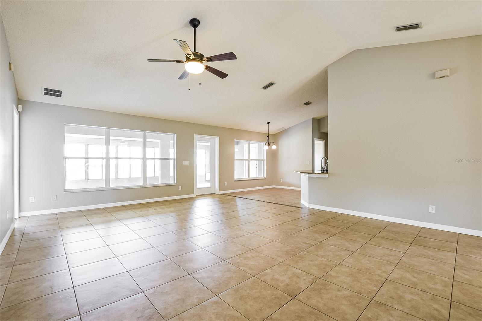 2091 Fawn Meadow Cir Property Photo 6