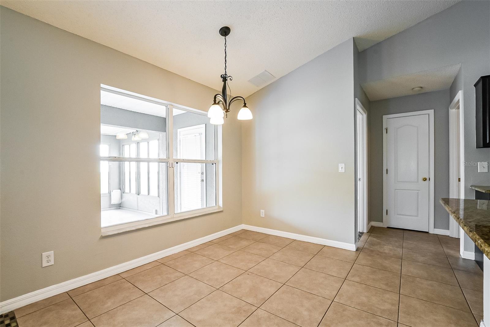 2091 Fawn Meadow Cir Property Photo 7