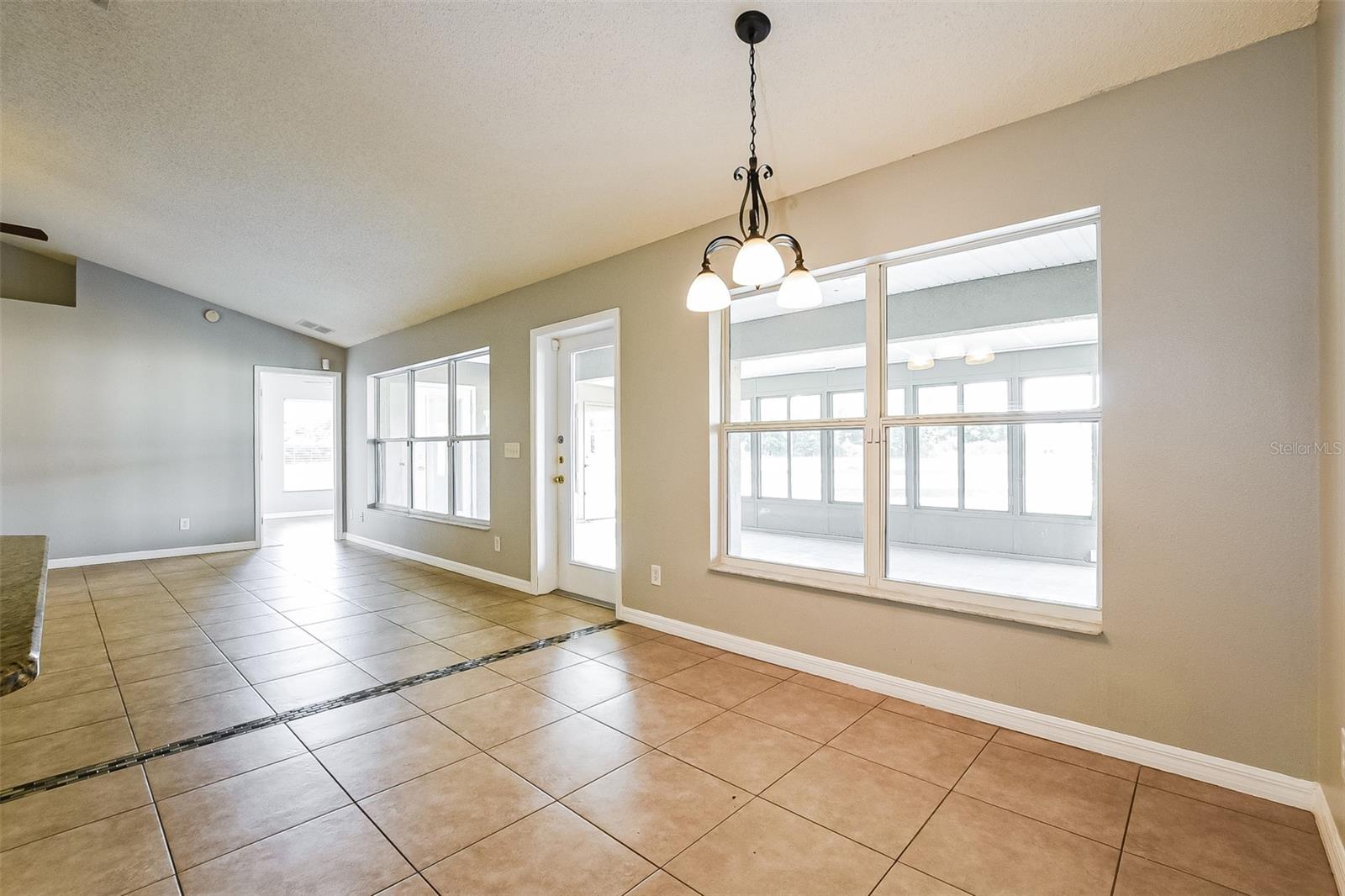 2091 Fawn Meadow Cir Property Photo 9