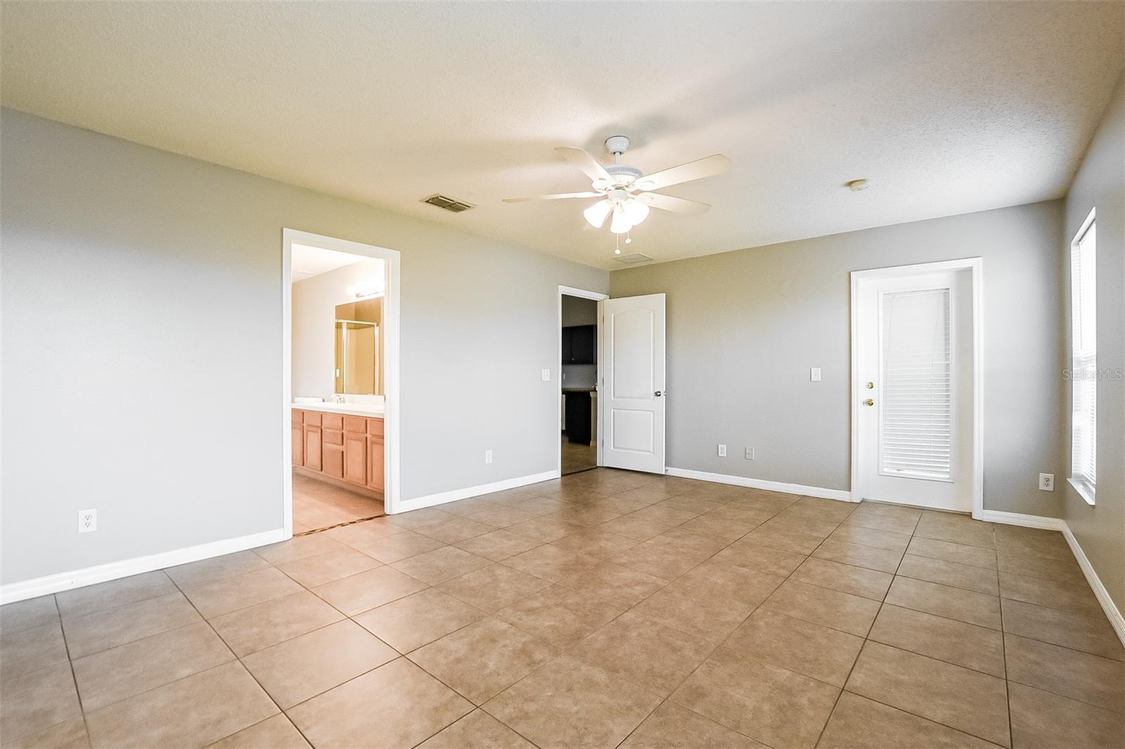 2091 Fawn Meadow Cir Property Photo 18