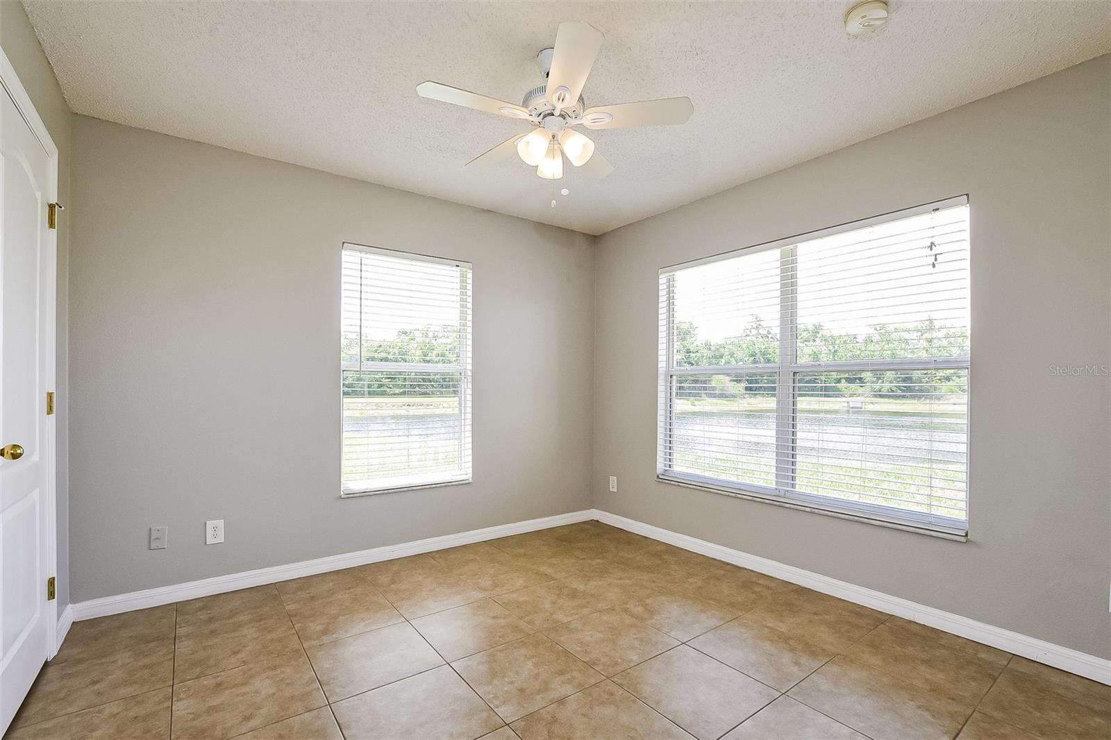 2091 Fawn Meadow Cir Property Photo 21