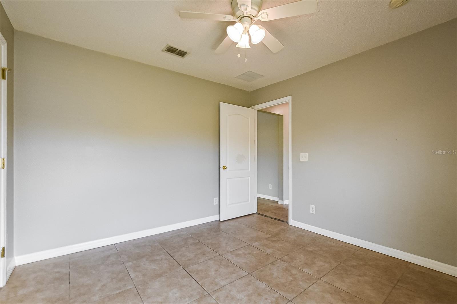2091 Fawn Meadow Cir Property Photo 24