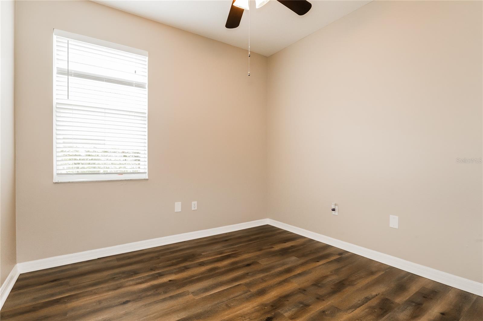 1035 Clearpointe Way Property Photo 11