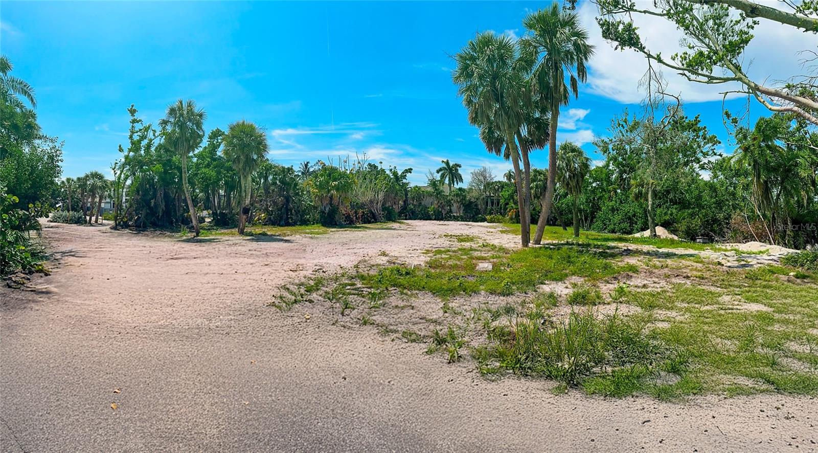 7825 Sanderling Rd Property Photo 12