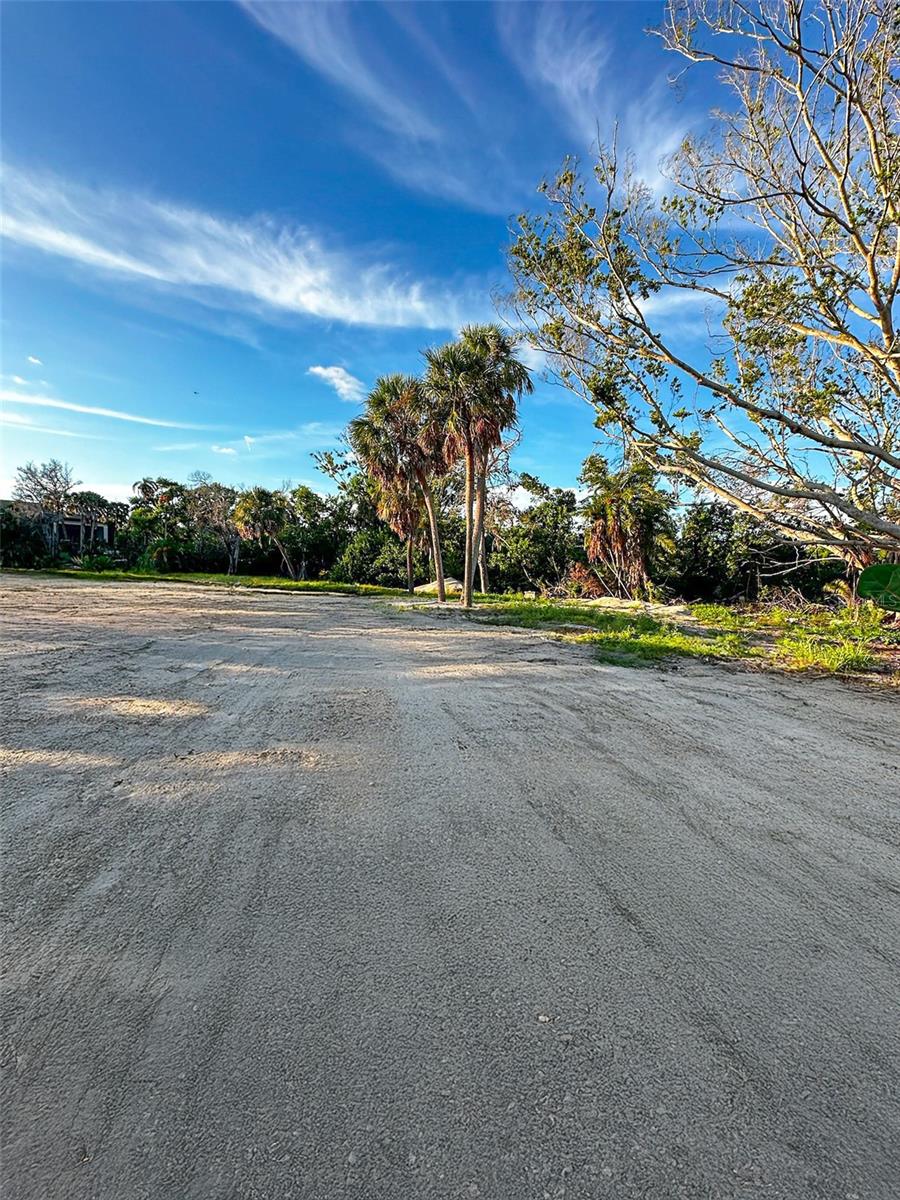 7825 Sanderling Rd Property Photo 17