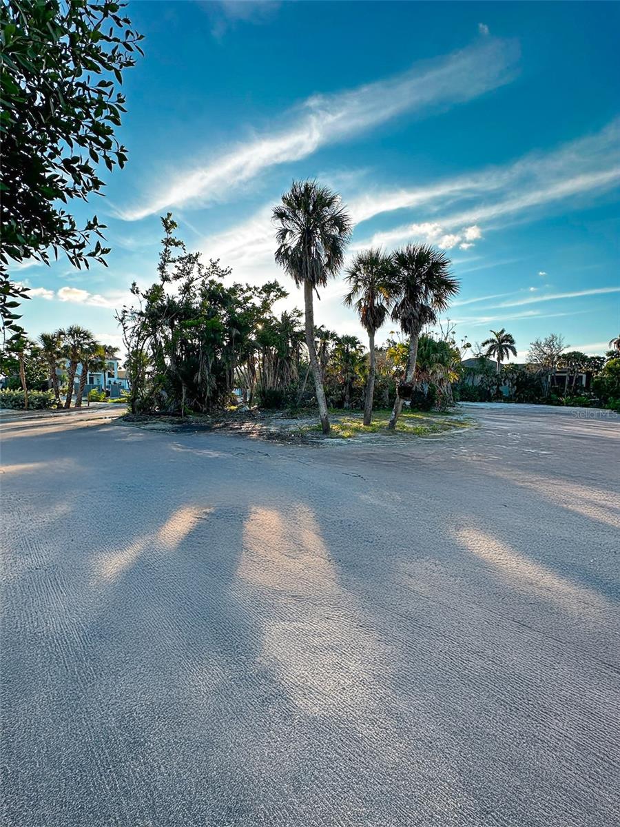 7825 Sanderling Rd Property Photo 18