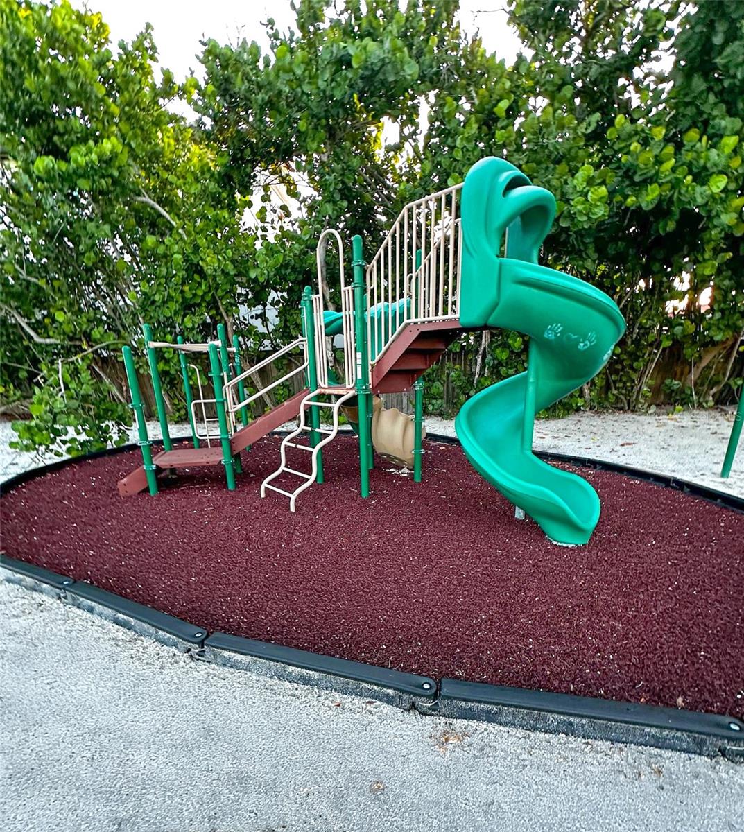 7825 Sanderling Rd Property Photo 44