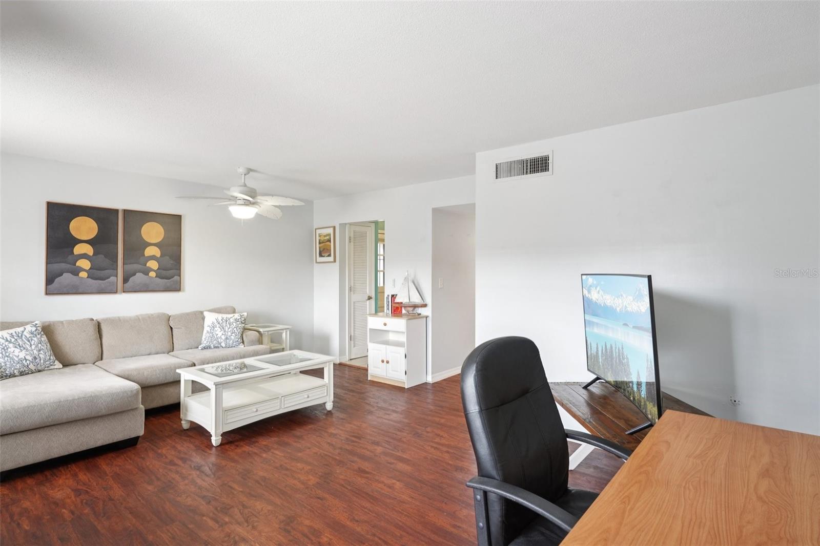 1115 Rue Des Chateaux #2a Property Photo 6
