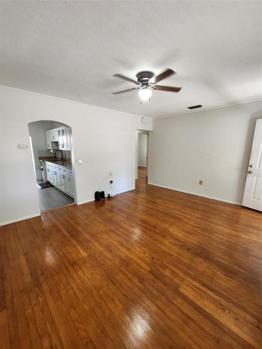1608 Edna Ave Property Photo 4