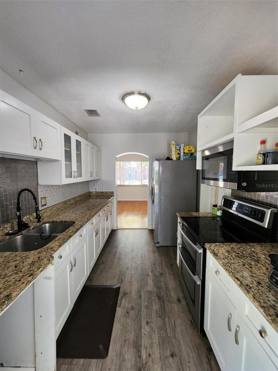 1608 Edna Ave Property Photo 6