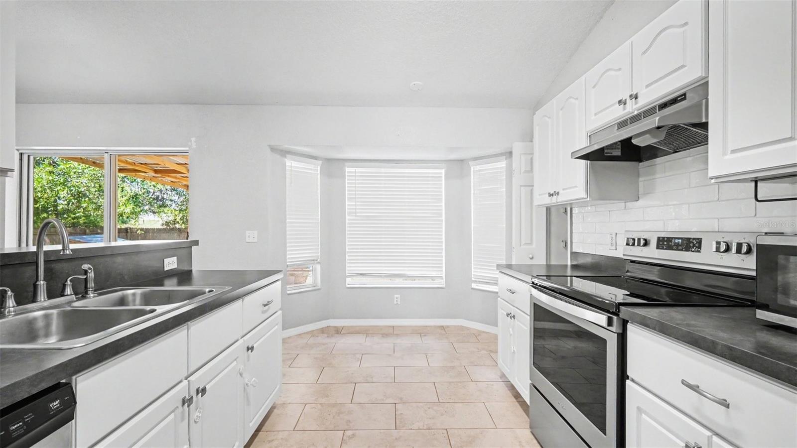 56 Hemlock Radl Property Photo 11