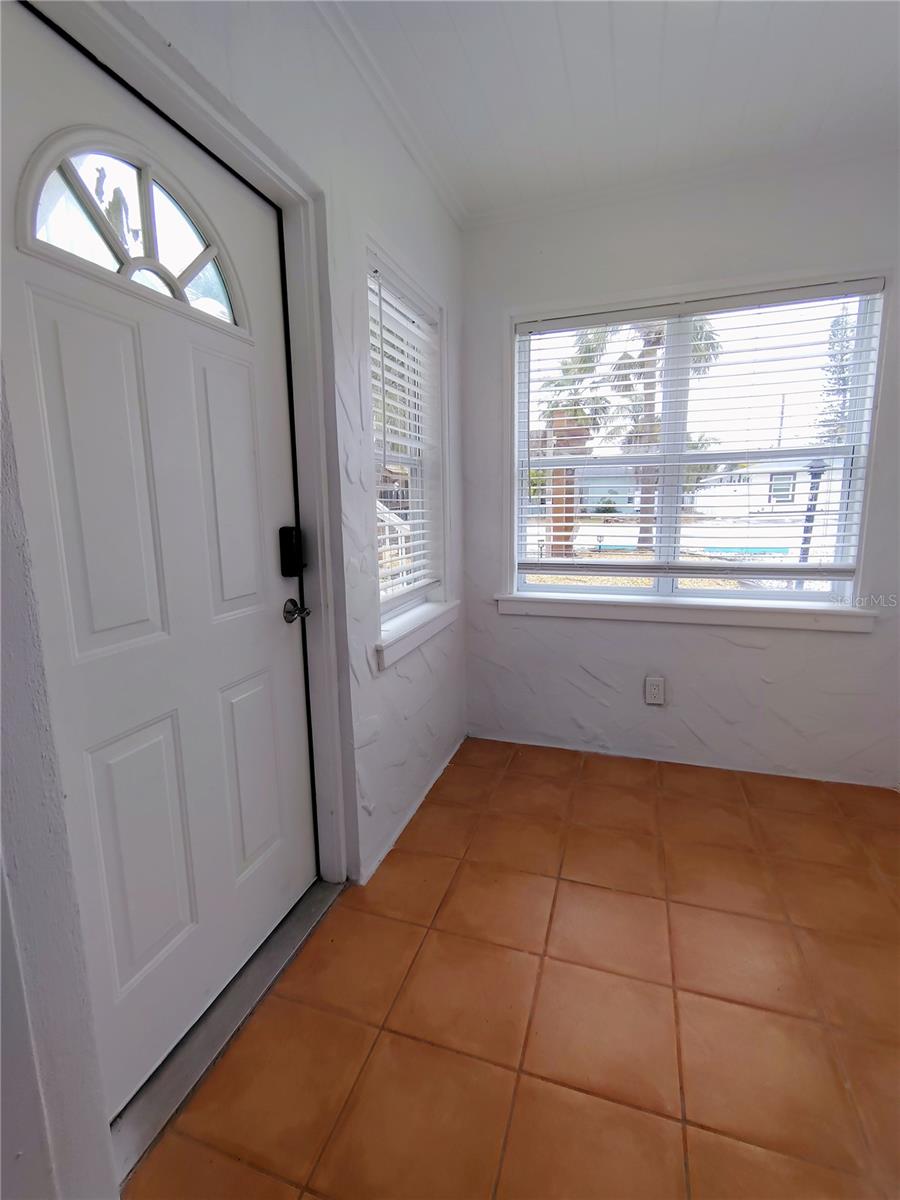 115 145th Ave E #6 Property Photo 3