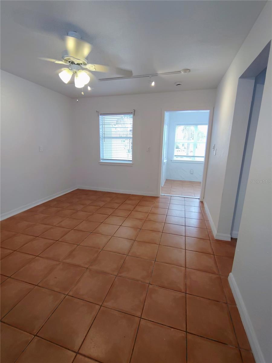 115 145th Ave E #6 Property Photo 4