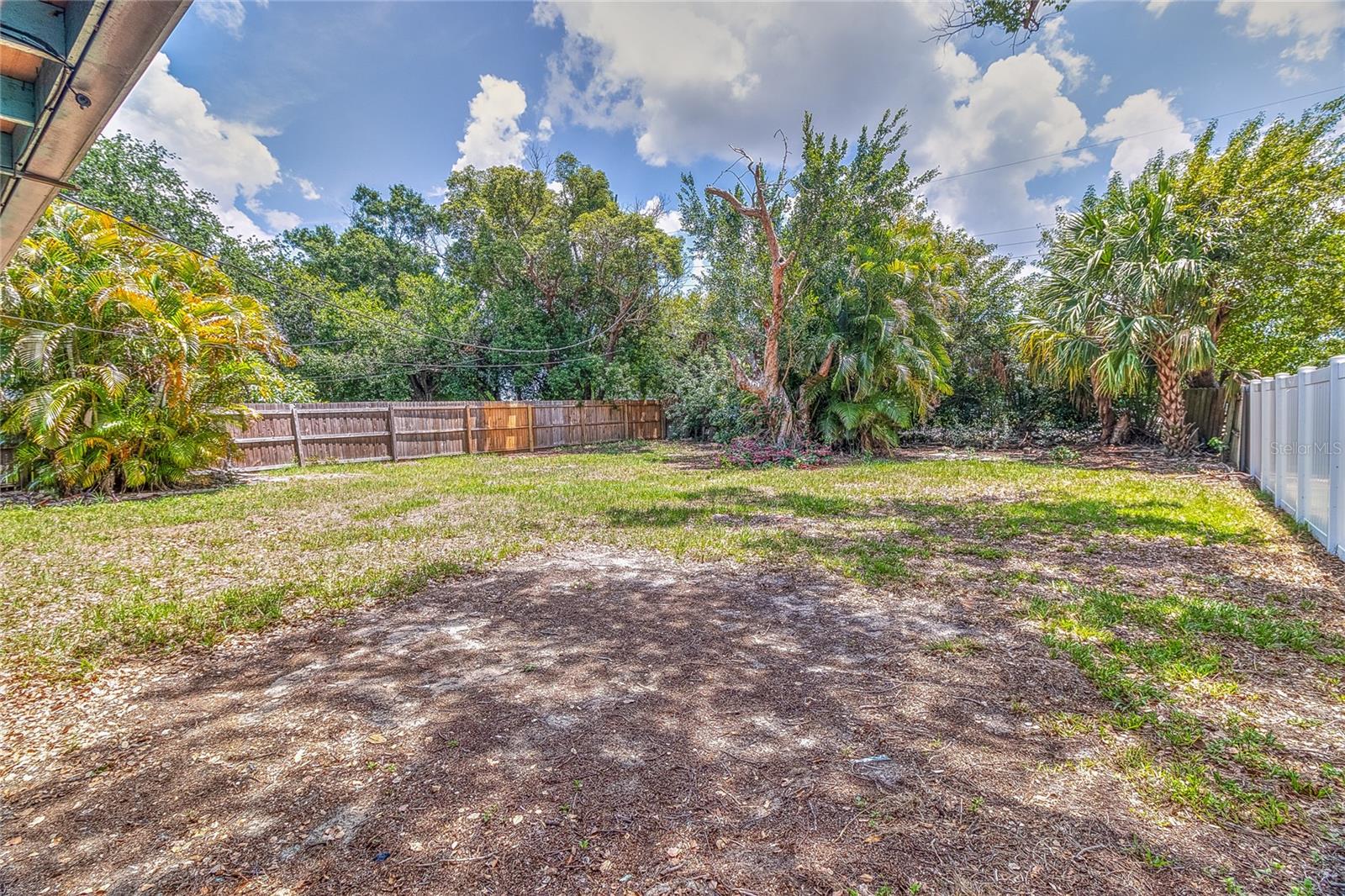 831 Lakeside Dr Property Photo 42