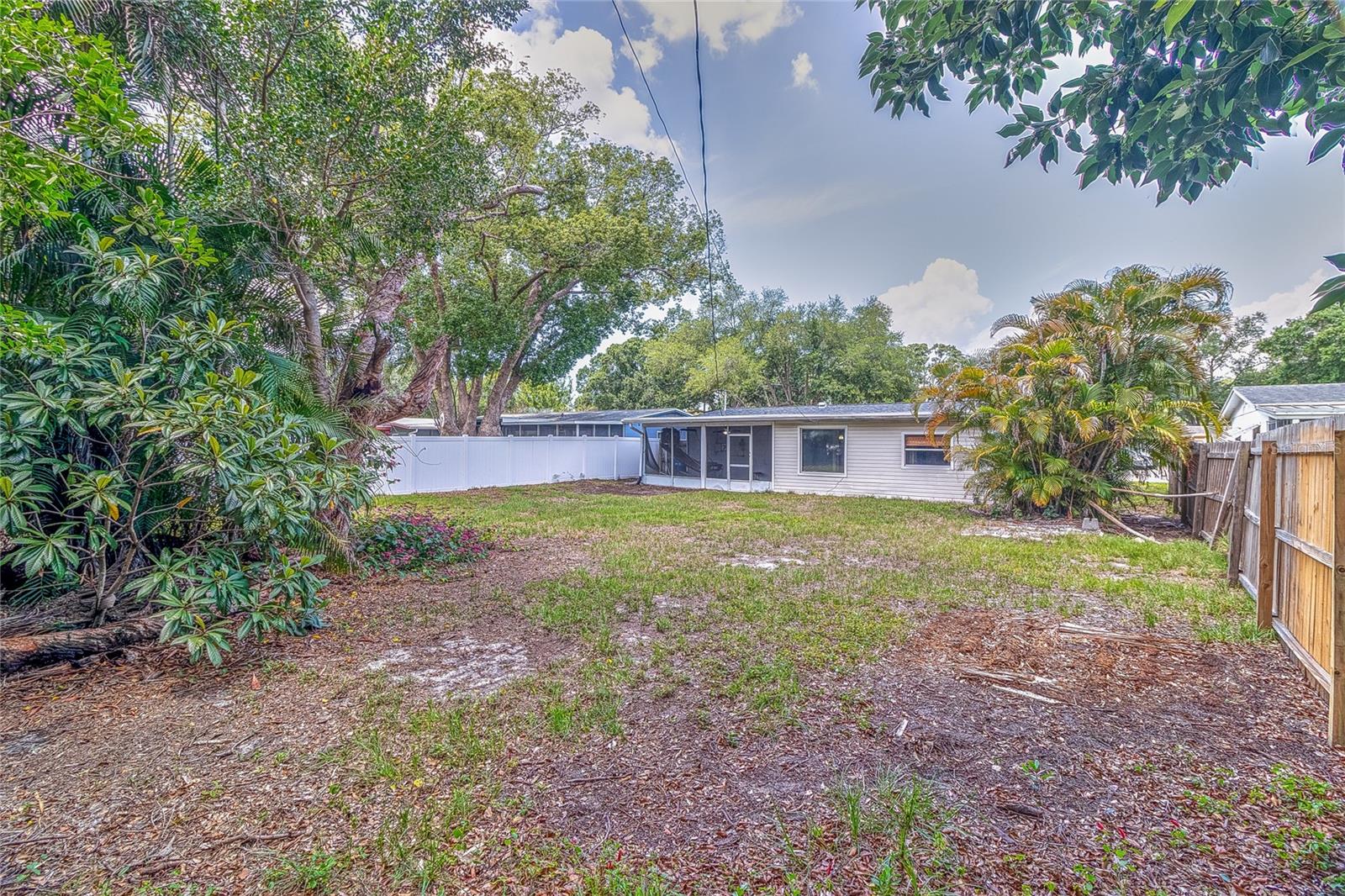 831 Lakeside Dr Property Photo 44