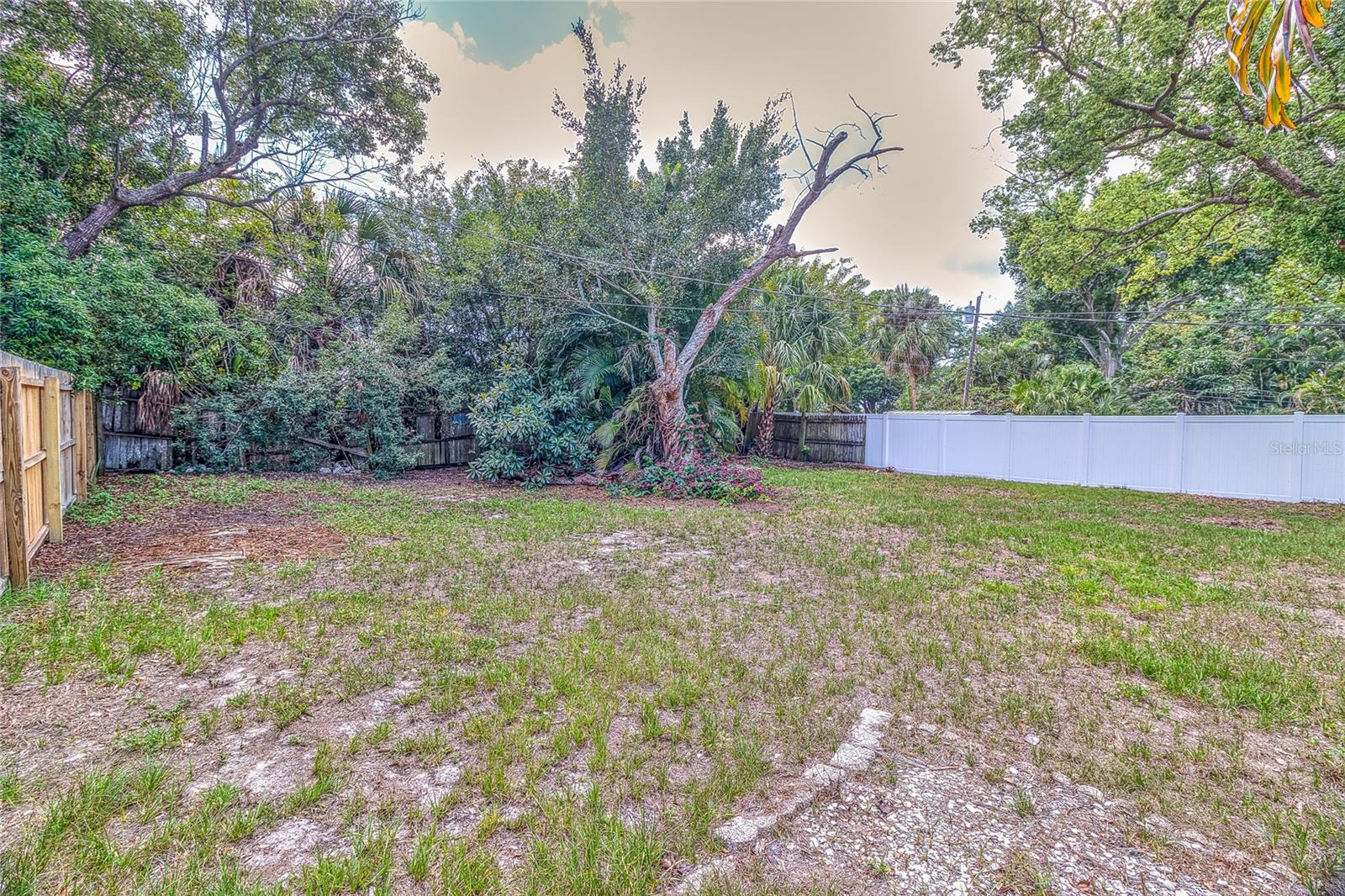 831 Lakeside Dr Property Photo 45
