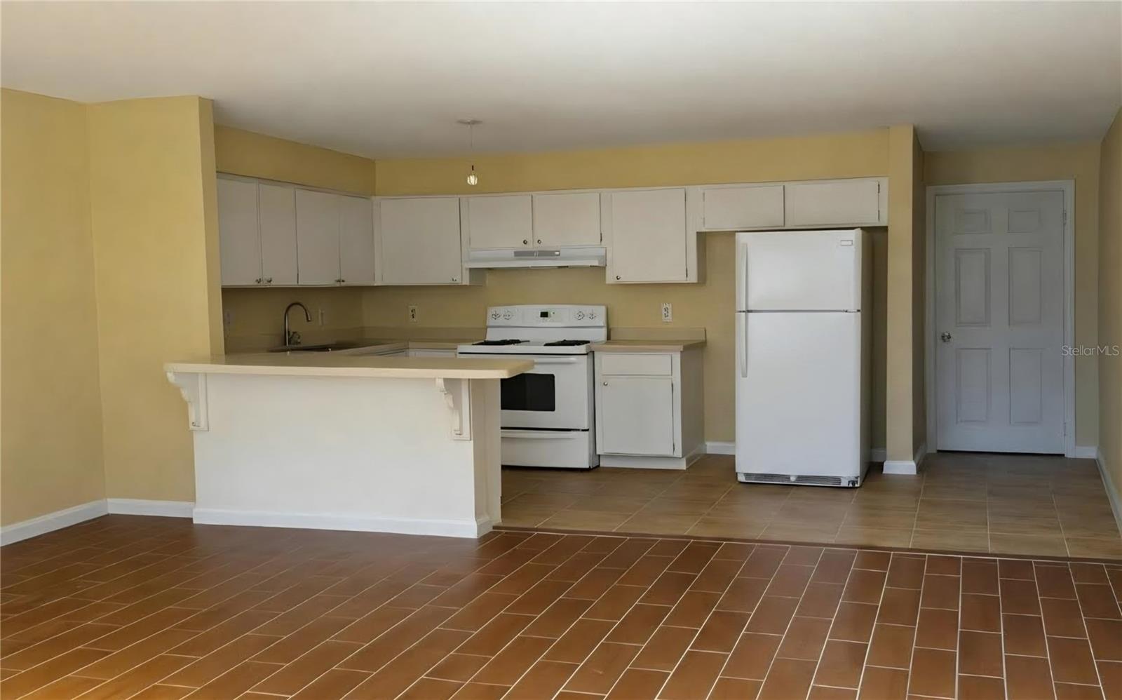 1709 E Idell St #b Property Photo 2