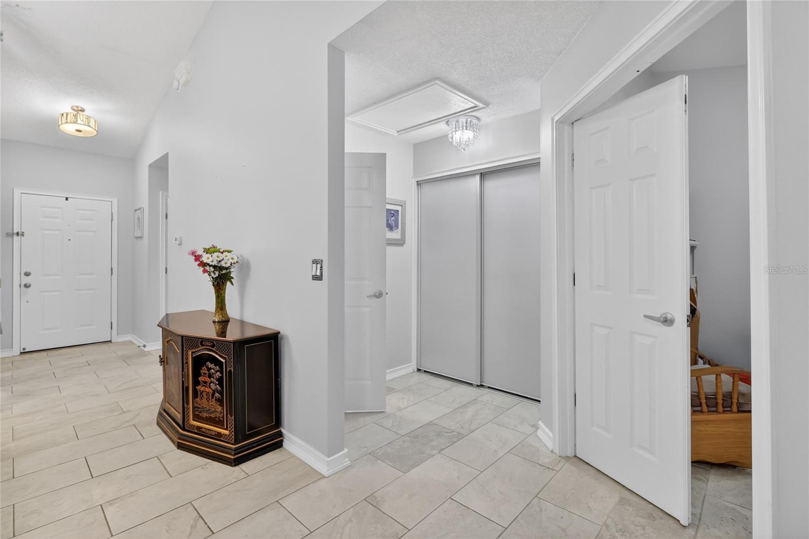 2370 Bentley Dr Property Photo 17