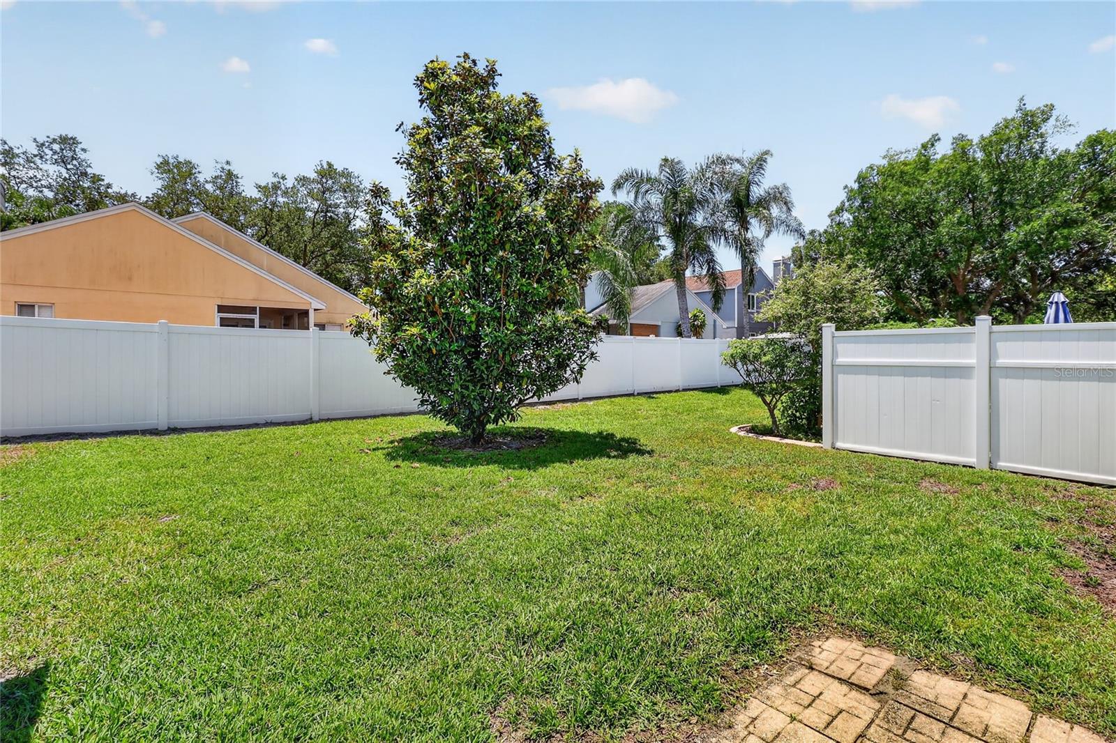 2370 Bentley Dr Property Photo 37