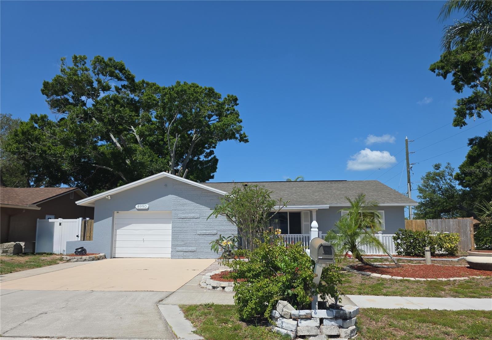 8990 123rd Way Property Photo 1