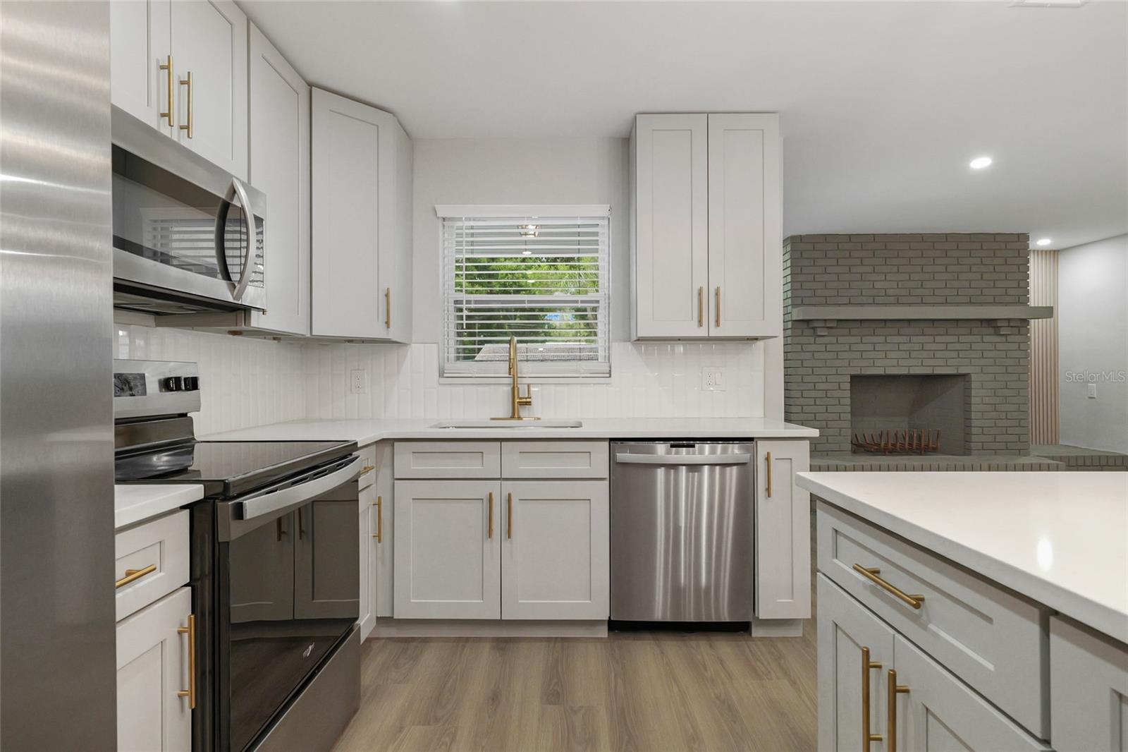 2952 Webley Dr Property Photo 13