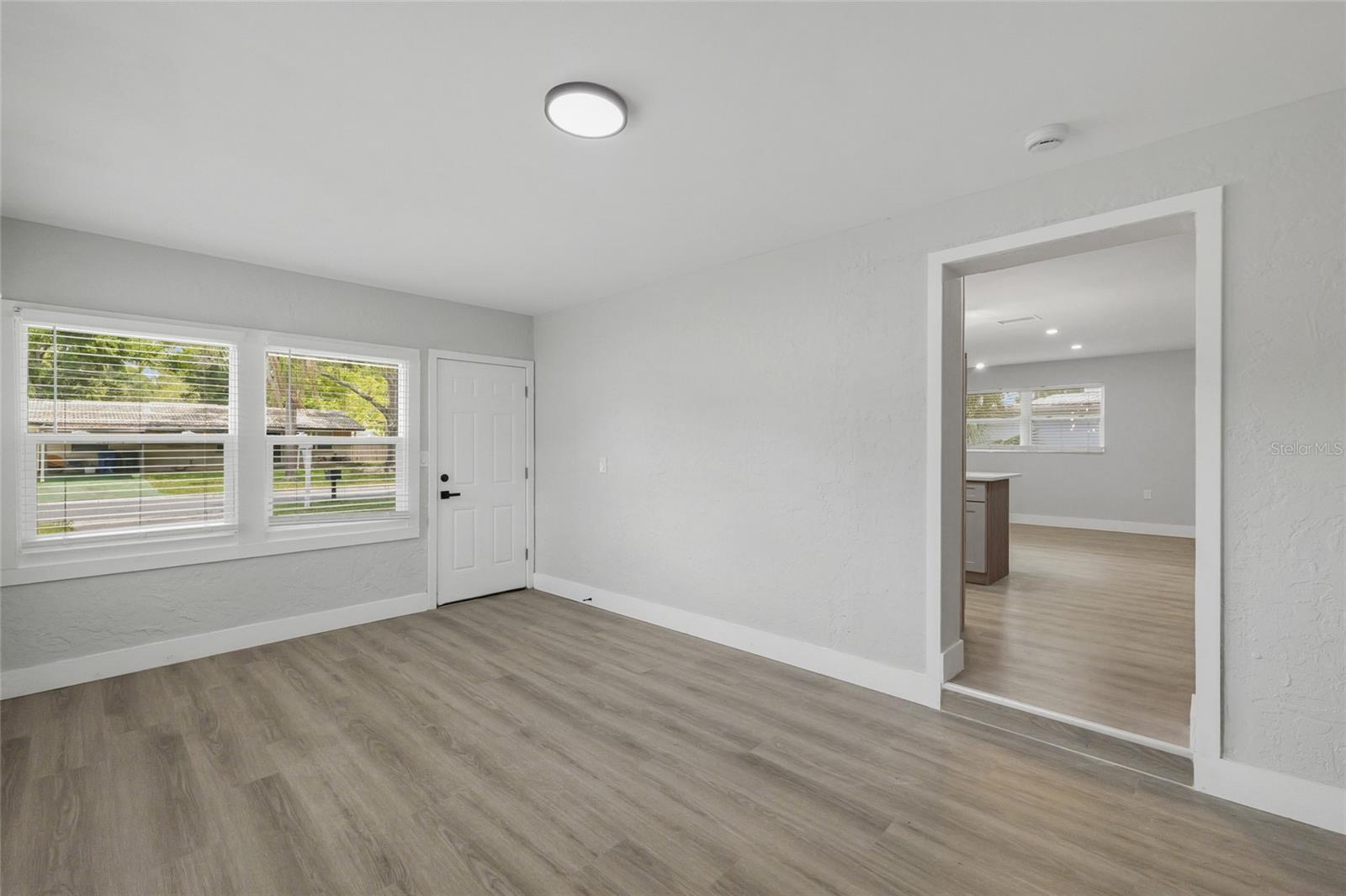 2952 Webley Dr Property Photo 17