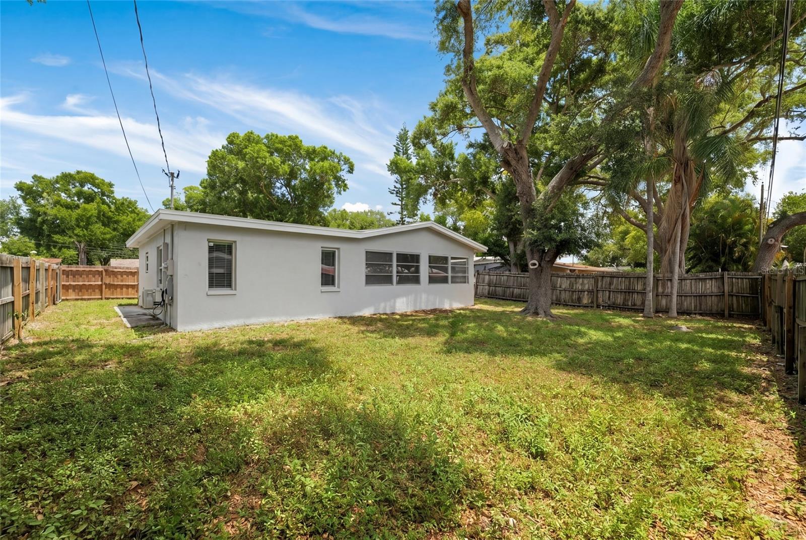 2952 Webley Dr Property Photo 35