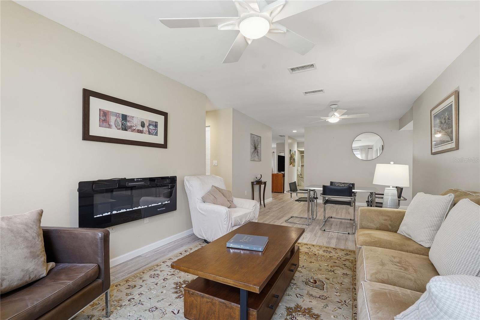 1634 Dale Cir N Property Photo 6