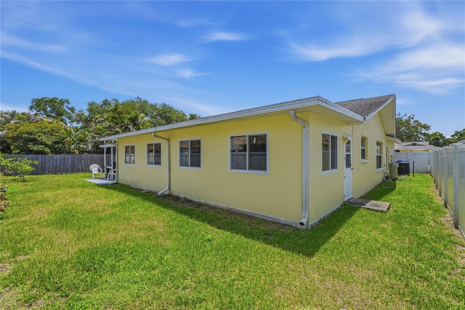 1634 Dale Cir N Property Photo 33