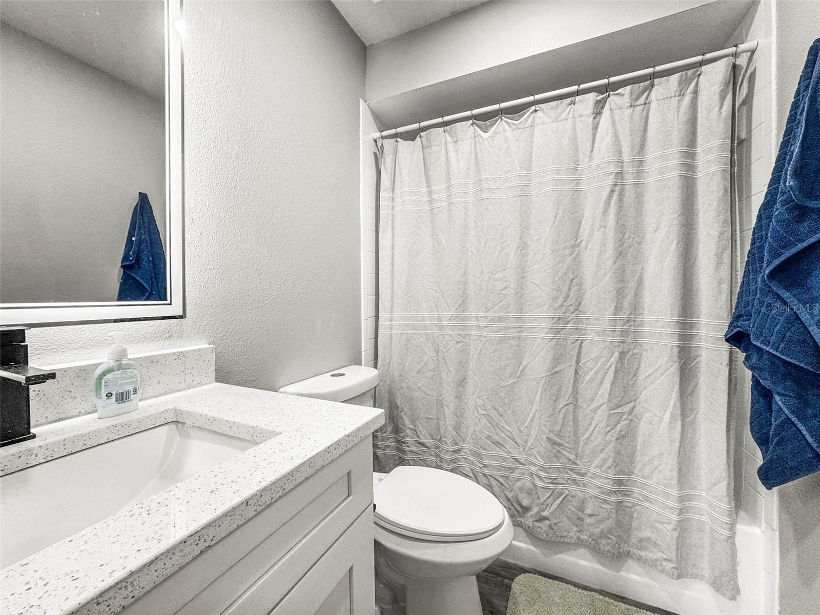 933 Hamilton Ct Property Photo 9