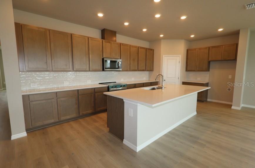 437 Spring Harvest Dr Property Photo 8