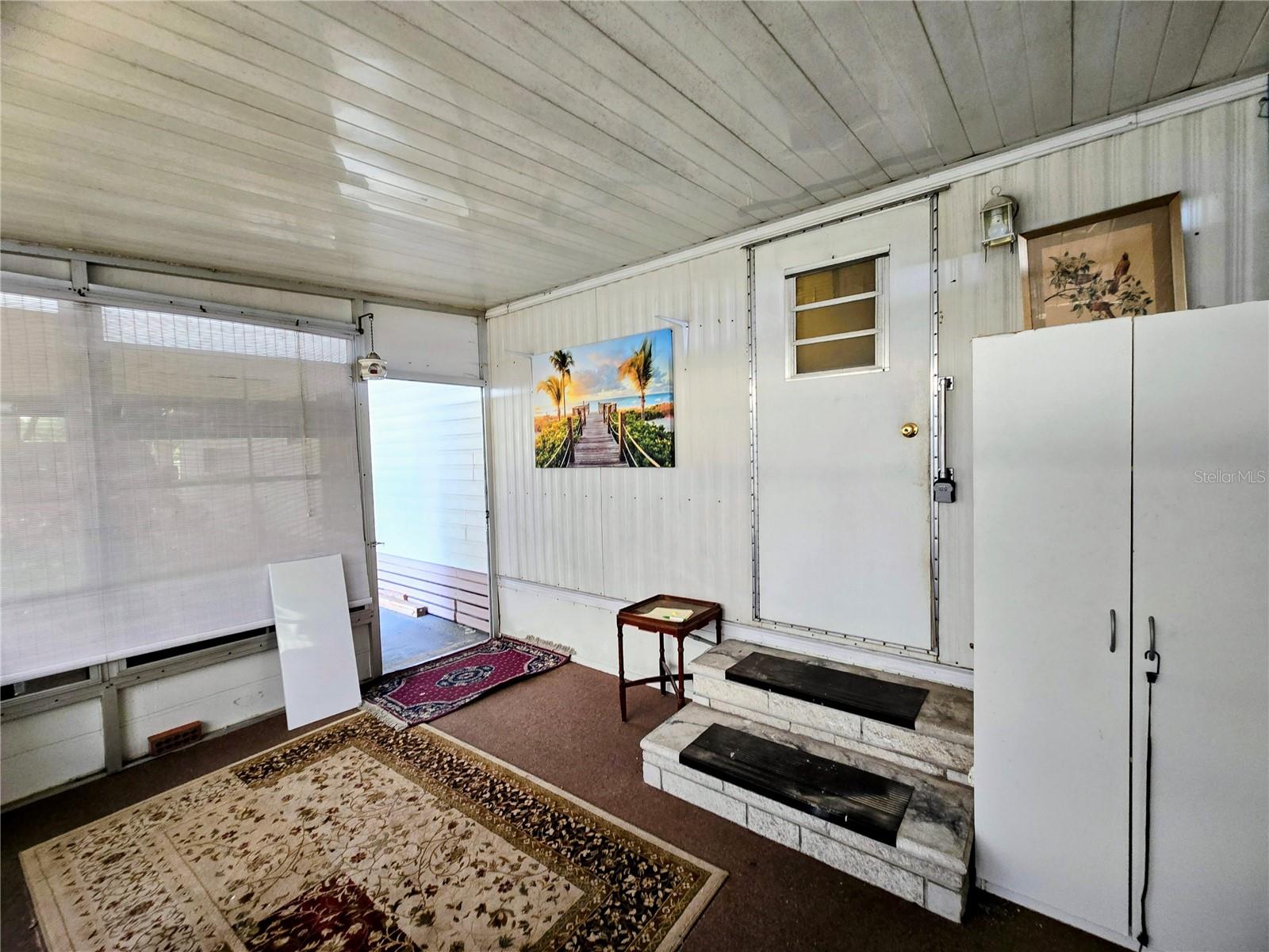 6235 Parksend Ln Property Photo 4