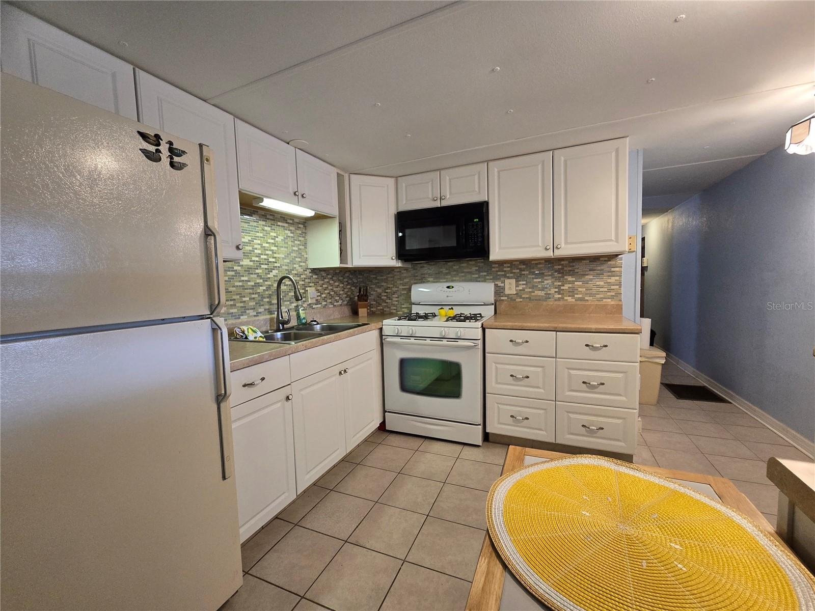 6235 Parksend Ln Property Photo 7