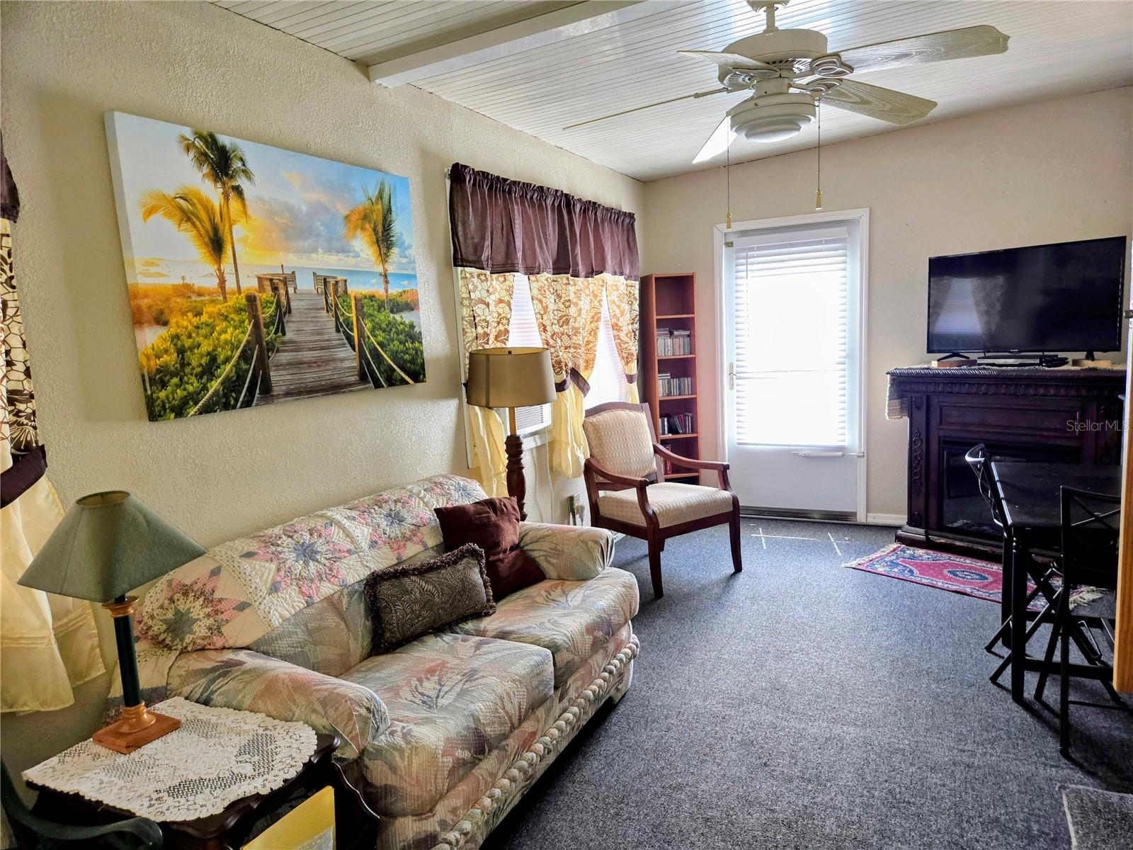 6235 Parksend Ln Property Photo 14