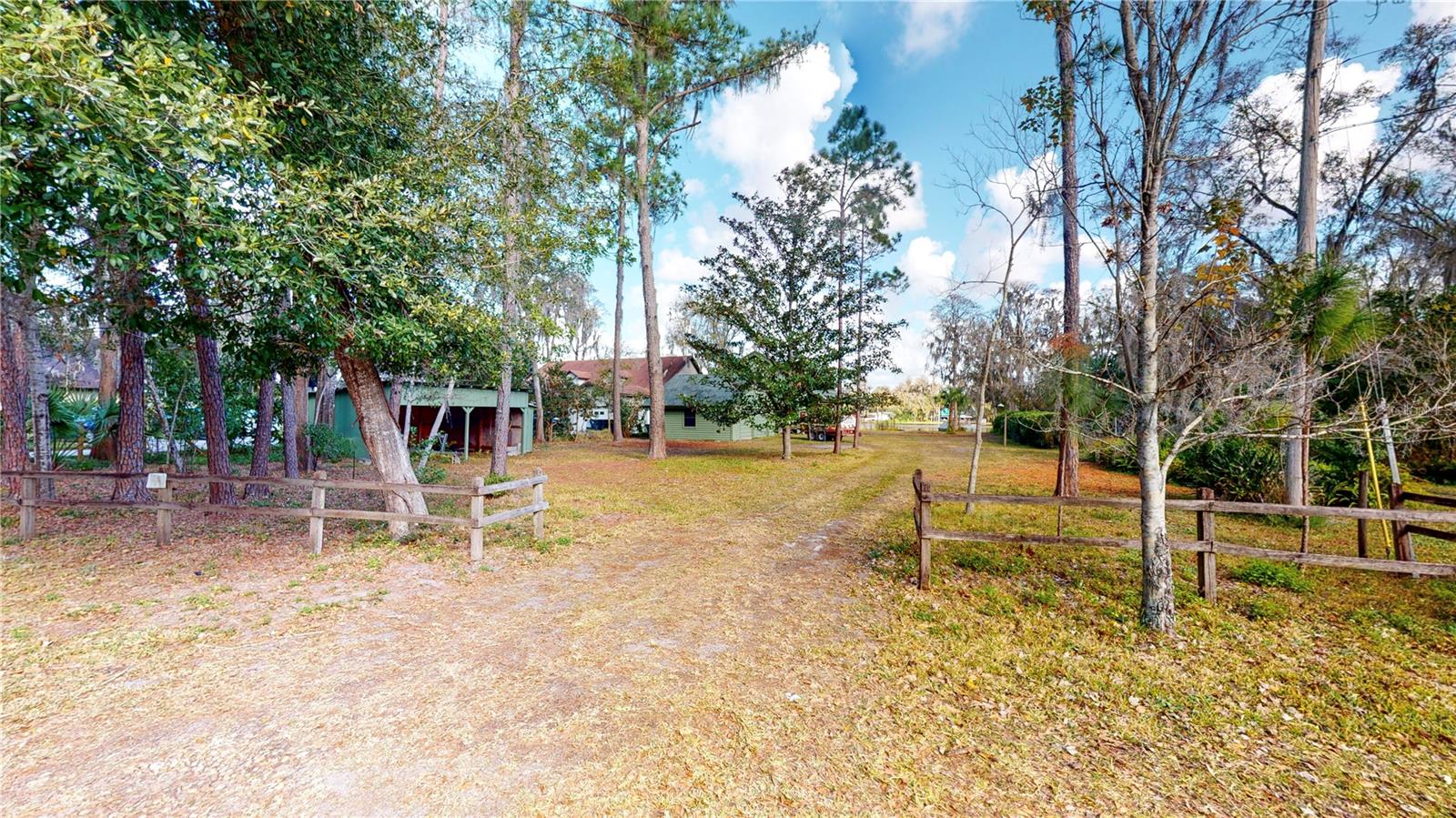 19803 Reading Rd Property Photo 3