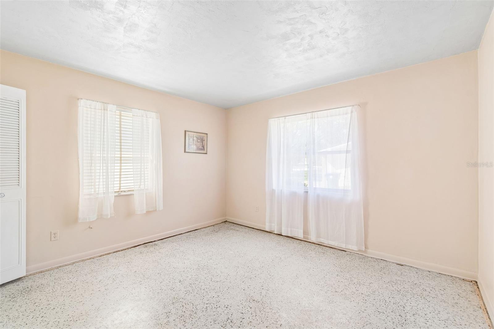 2059 Waterfall Dr Property Photo 12