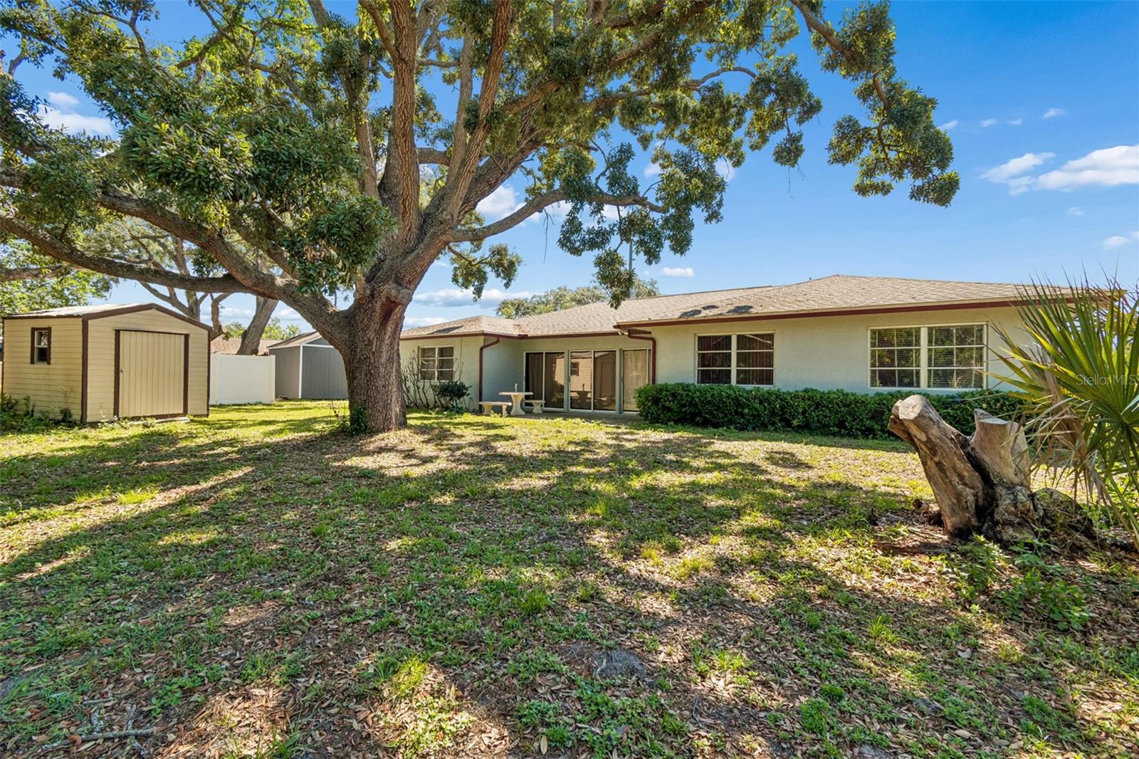 2059 Waterfall Dr Property Photo 22