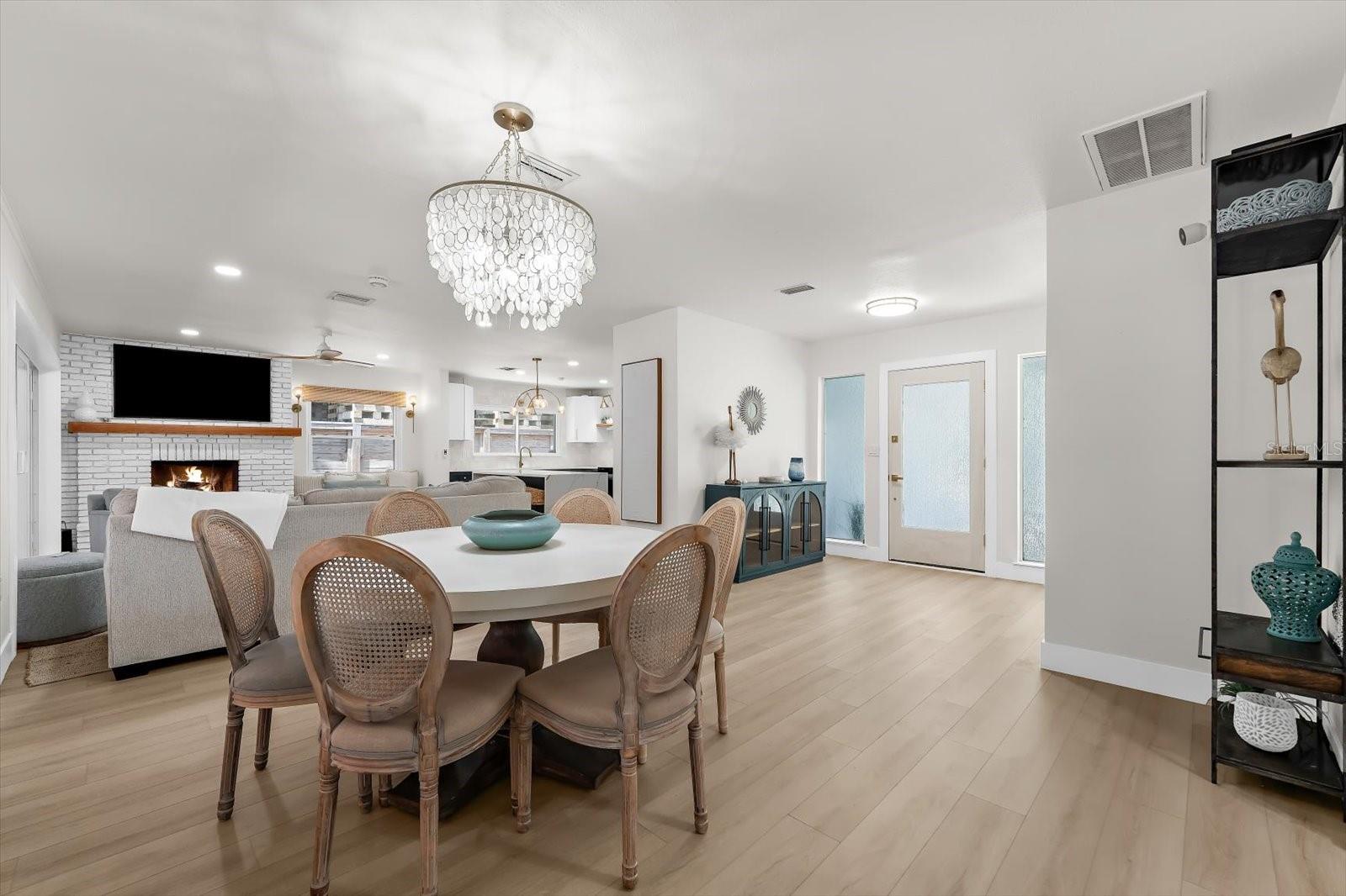 730 Bay Esplanade Property Photo 19