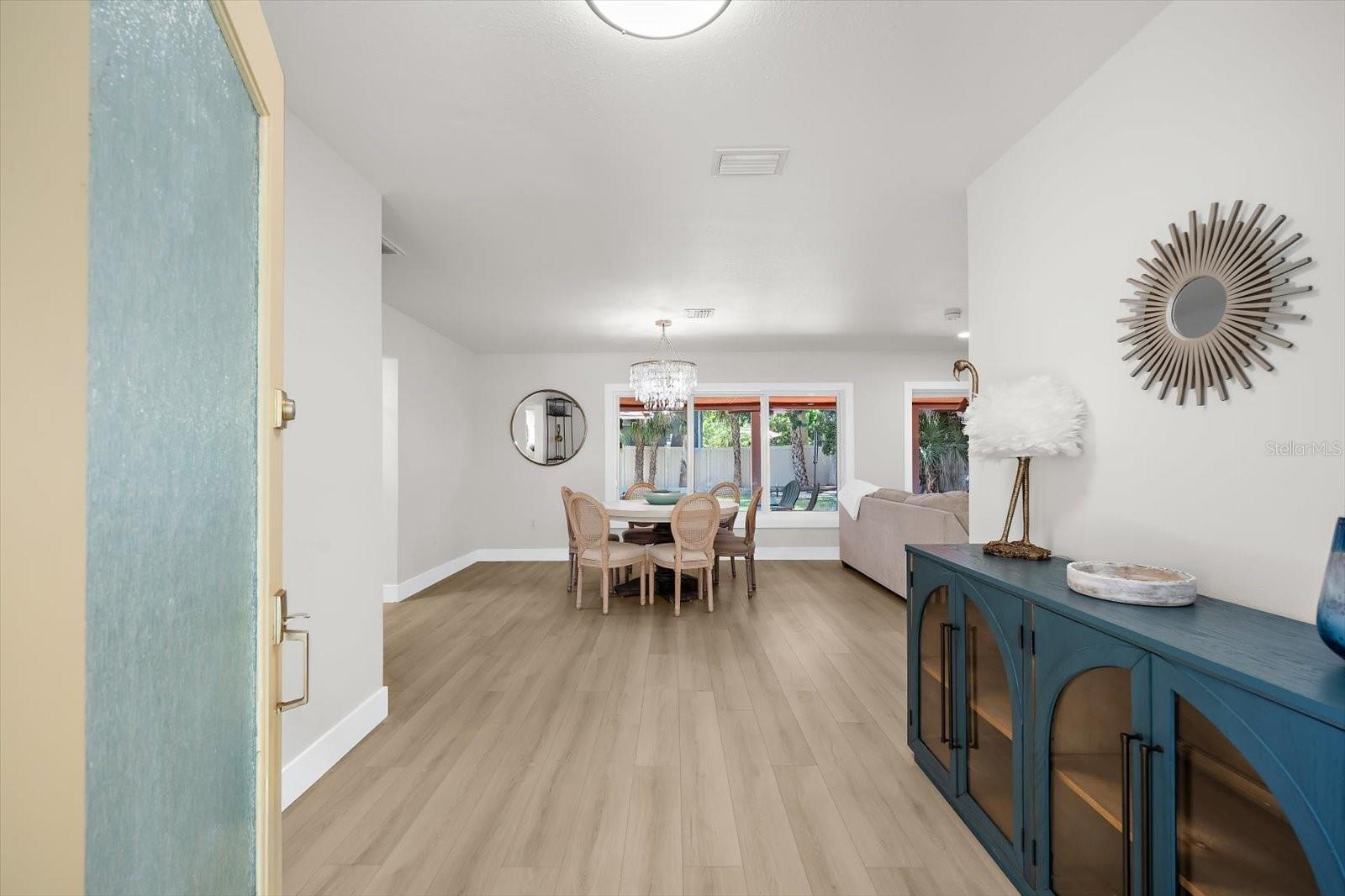 730 Bay Esplanade Property Photo 24