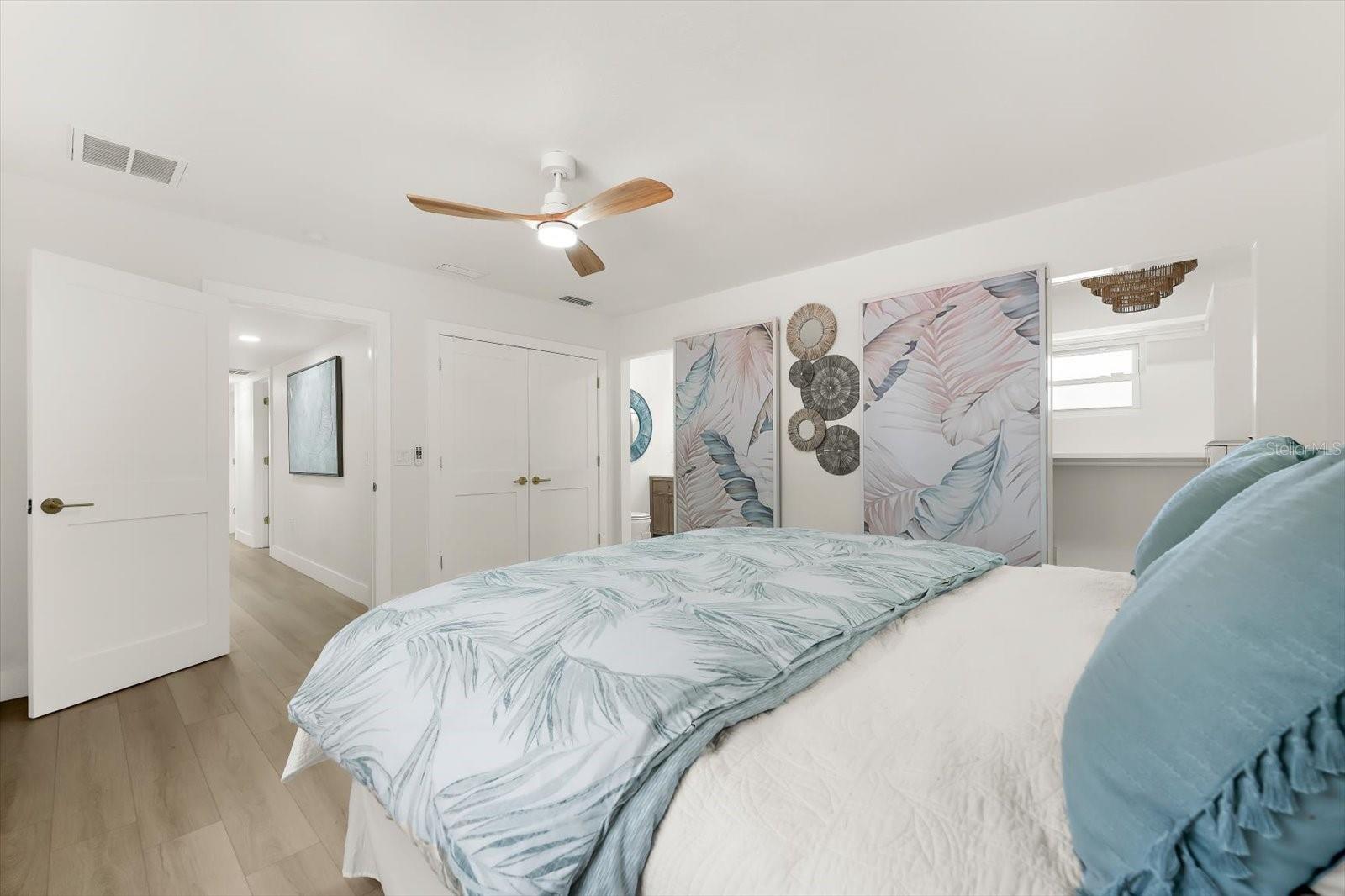 730 Bay Esplanade Property Photo 44