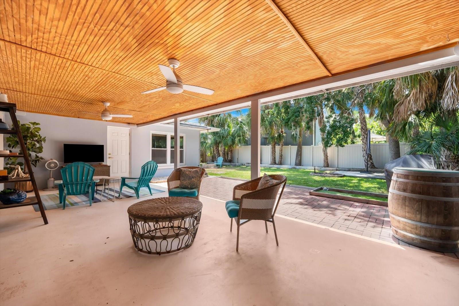 730 Bay Esplanade Property Photo 49