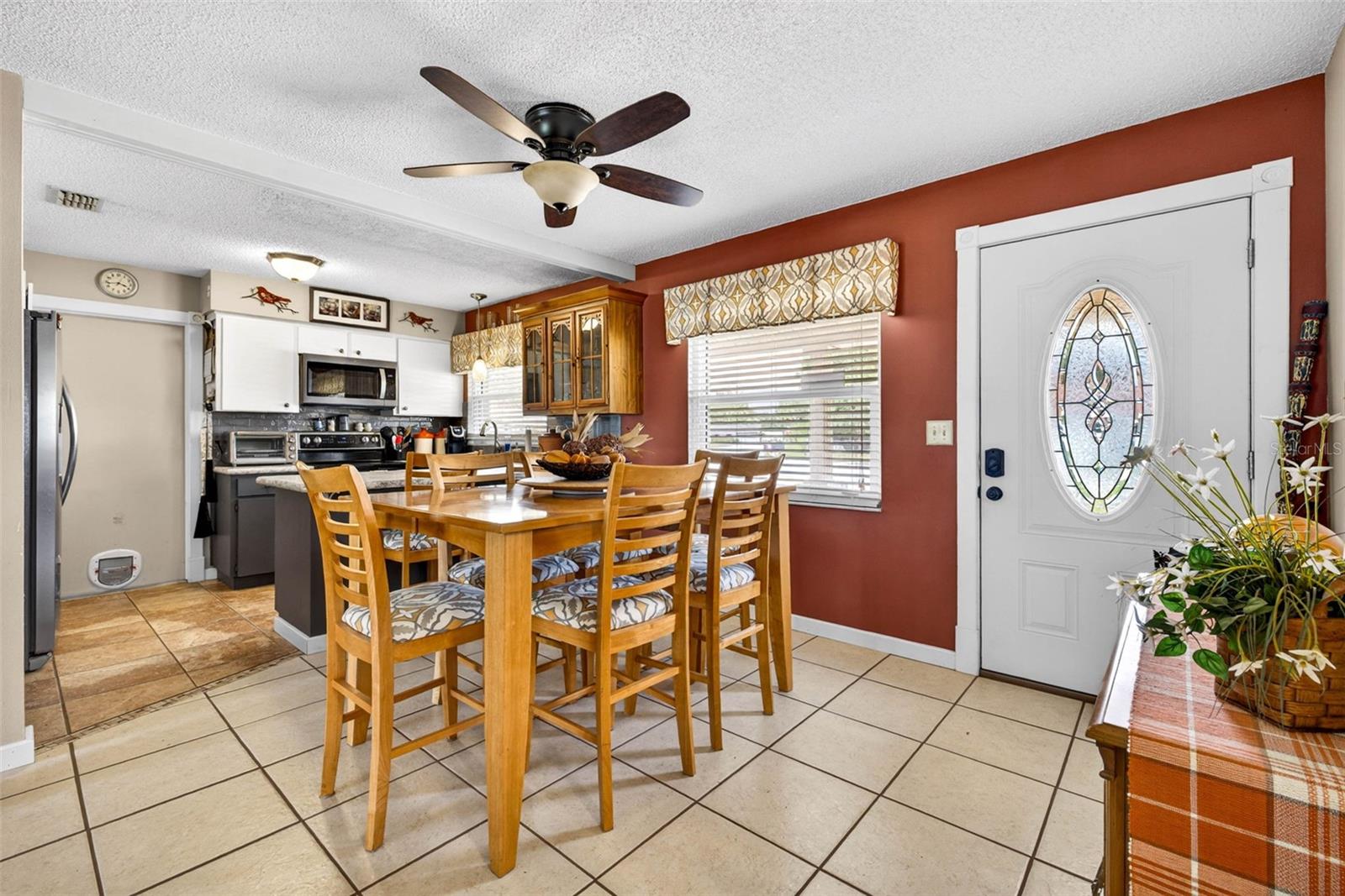 8429 Jacqueline Ct Property Photo 7