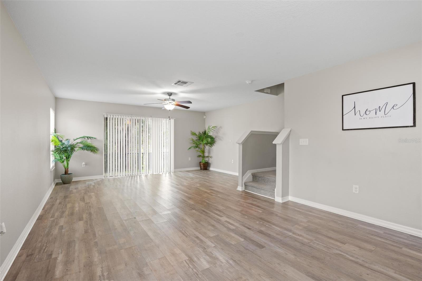10924 Johanna Ave Property Photo 6