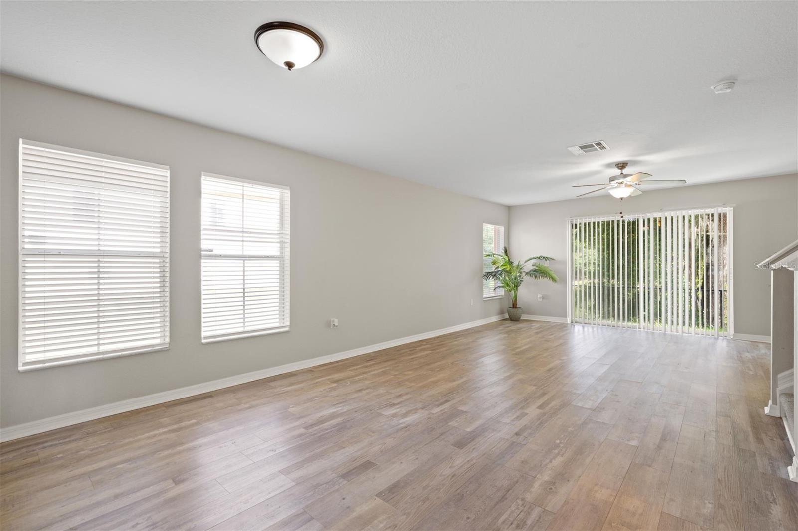10924 Johanna Ave Property Photo 14