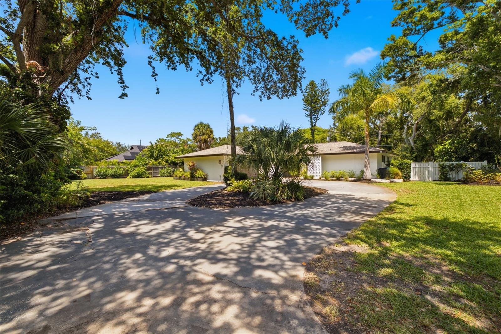 747 Sabal Ct S Property Photo 1