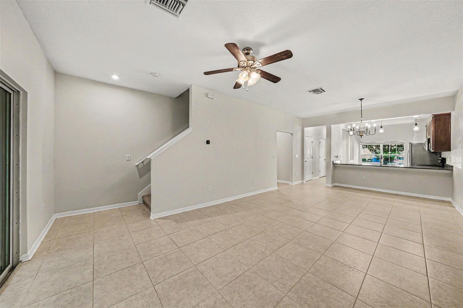 1124 Hillhurst Dr Property Photo 5